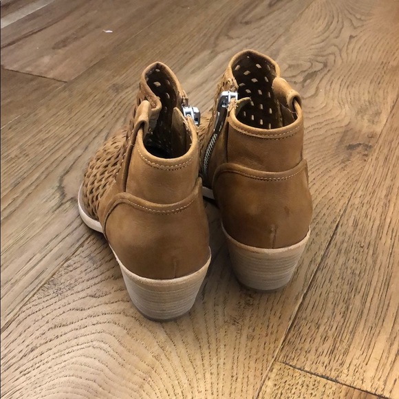 Dolce Vita Spence Bootie - Picture 3 of 4